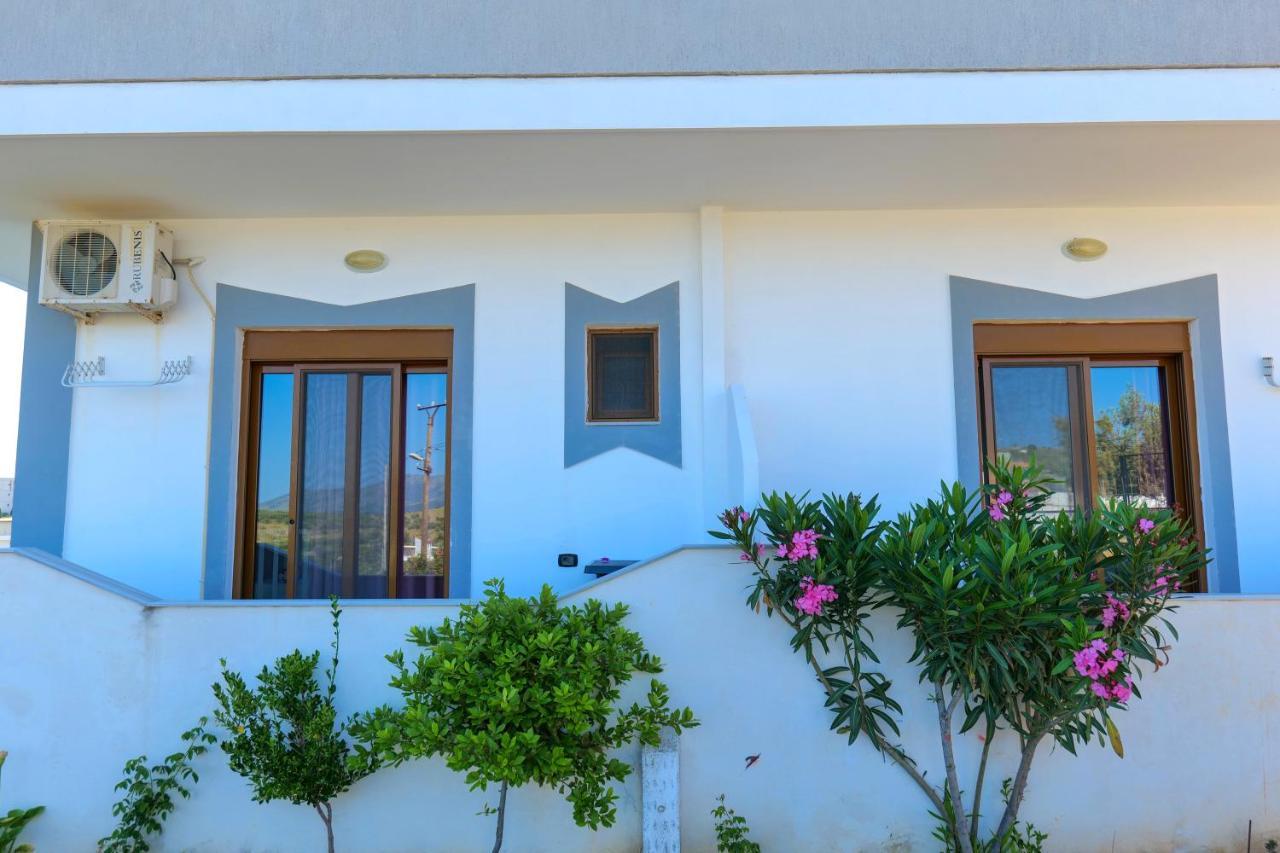 Vila Relax Ksamil Ngoại thất bức ảnh